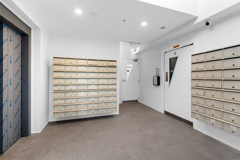 Photo of property in 5c/30 Westward Ho, Glen Eden, Auckland, 0602