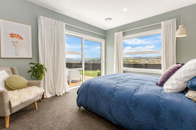 Photo of property in 22 Topsail Way, Whitby, Porirua, 5024