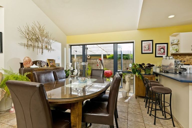 Photo of property in 109 Awaroa Road, Sunnyvale, Auckland, 0612