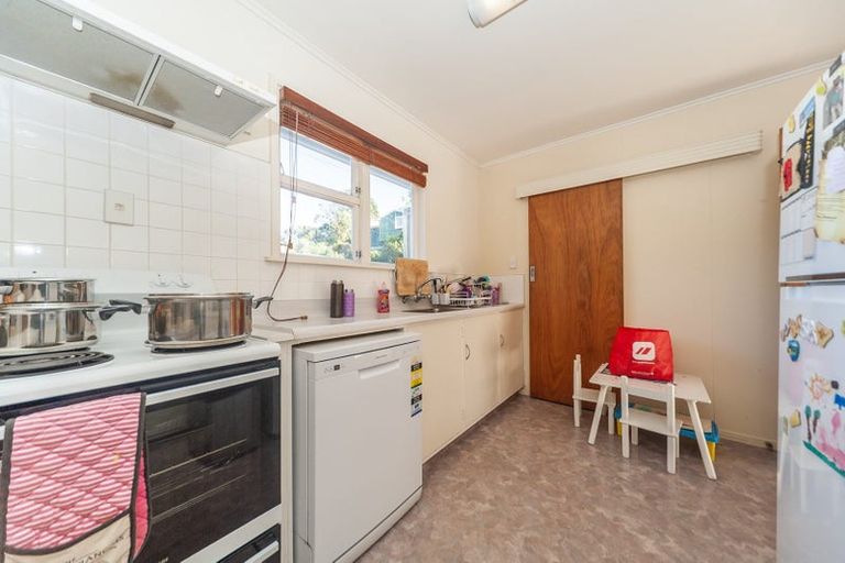 Photo of property in 141 Parkvale Road, Karori, Wellington, 6012