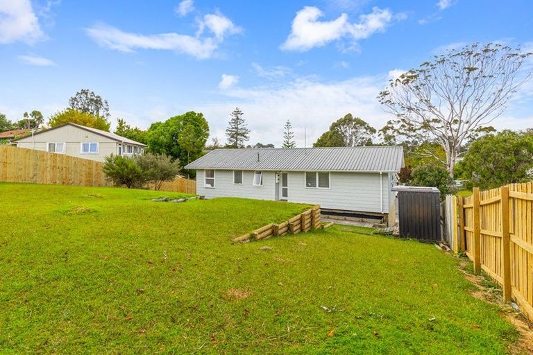 Photo of property in 20 Reinga Place, Massey, Auckland, 0614