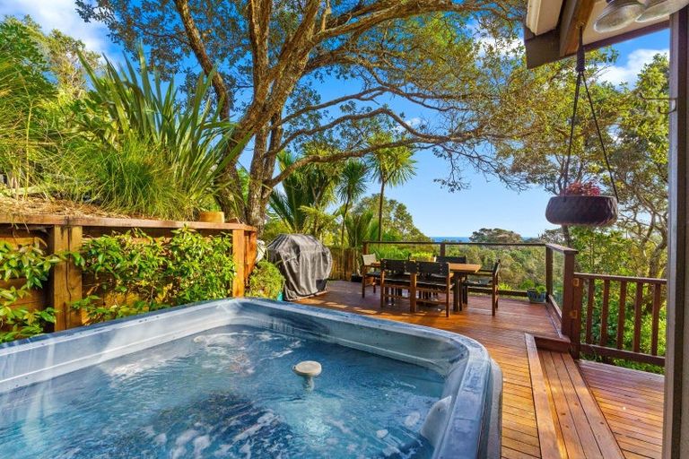 Photo of property in 25 Berridge Road, Muriwai, Waimauku, 0881