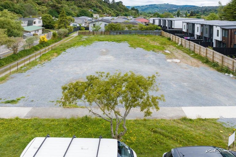 Photo of property in 32 Raukawa Street, Stokes Valley, Lower Hutt, 5019