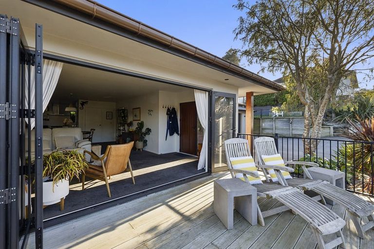 Photo of property in 4a Awanui Street, Merrilands, New Plymouth, 4312
