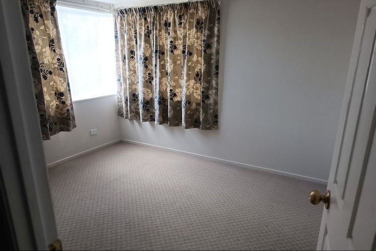 Photo of property in 1 Jay Court, Botany Downs, Auckland, 2010