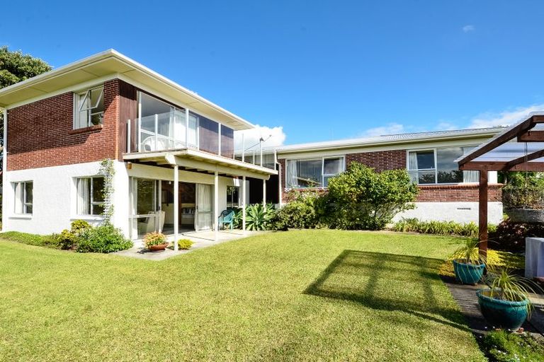 Photo of property in 42 Coniston Avenue, Te Atatu South, Auckland, 0610