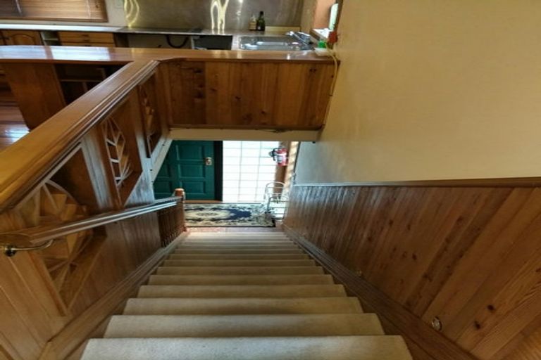 Photo of property in 6 Beaubank Road, Kelston, Auckland, 0602