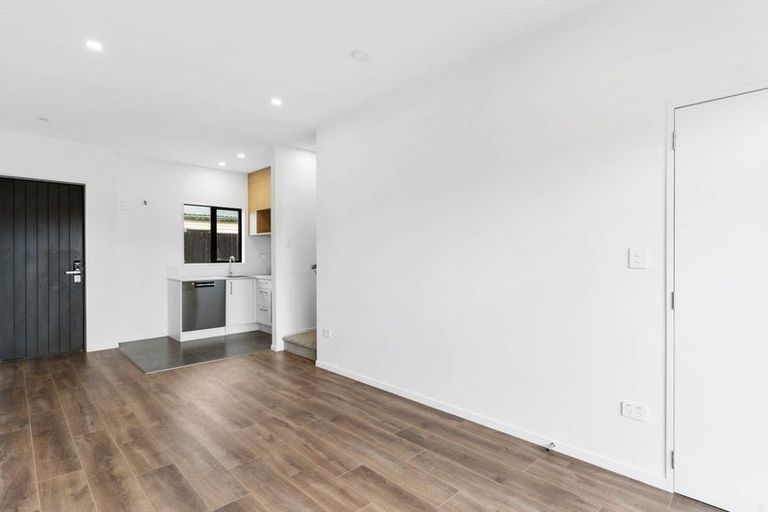 Photo of property in 13e Von Sturmer Street, Mangere East, Auckland, 2024