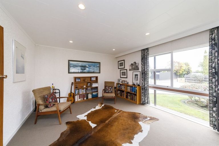 Photo of property in 8 Linmor Place, Terrace End, Palmerston North, 4410