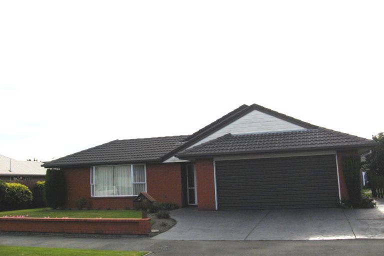 Photo of property in 40 Showgate Avenue, Sockburn, Christchurch, 8042