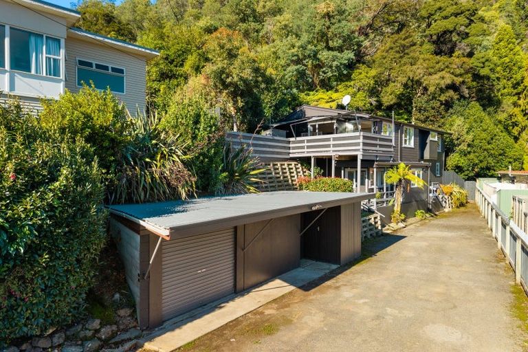 Photo of property in 33 Milton Terrace, Picton, 7220