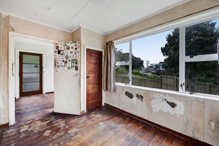 Photo of property in 6 Mill Road, New Plymouth, 4310