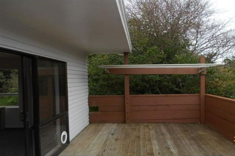 Photo of property in 13b Florio Terrace, Tawa, Wellington, 5028