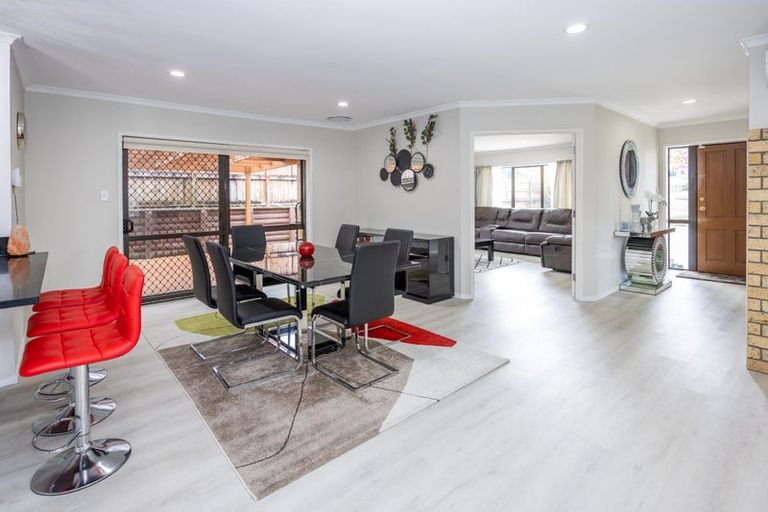 Photo of property in 7 Hollinger Place, Nawton, Hamilton, 3200