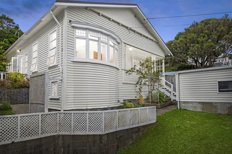 Photo of property in 94 Parkvale Road, Karori, Wellington, 6012