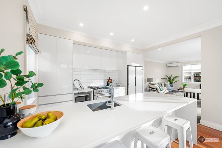 Photo of property in 35 Burnside Street, Waterloo, Lower Hutt, 5011