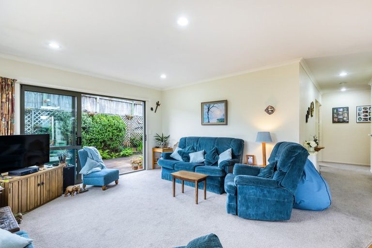 Photo of property in 22 Lakeridge Close, Rangatira Park, Taupo, 3330