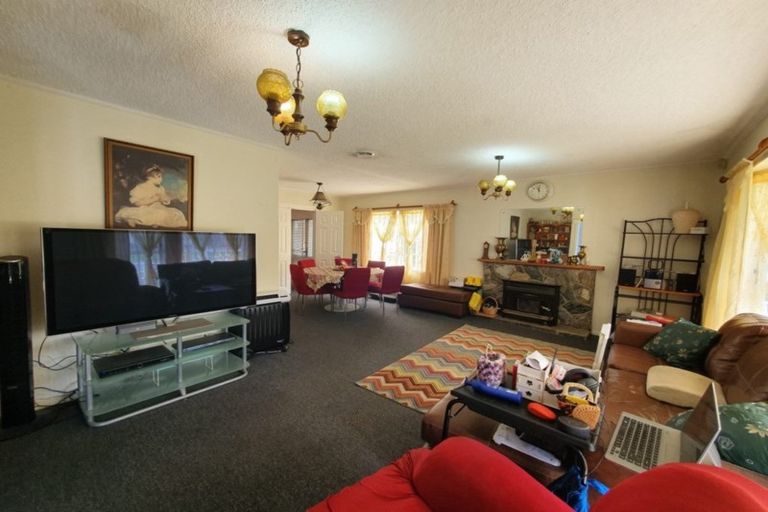 Photo of property in 15 Cargill Street, Papakura, 2110