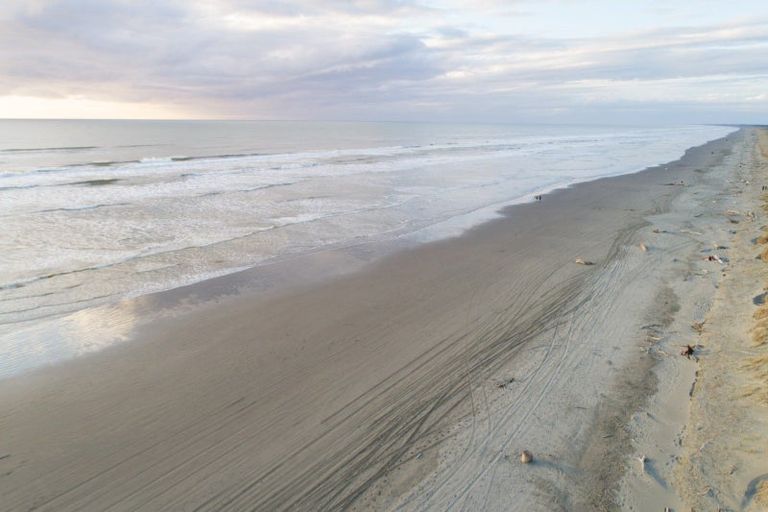 Photo of property in 10 Marine Parade South, Foxton Beach, Foxton, 4815