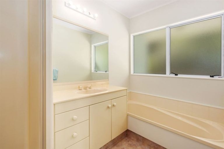 Photo of property in 2 Saint Ives Drive, Camborne, Porirua, 5026