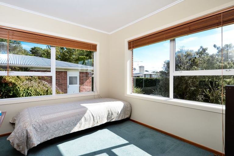 Photo of property in 42 Coniston Avenue, Te Atatu South, Auckland, 0610