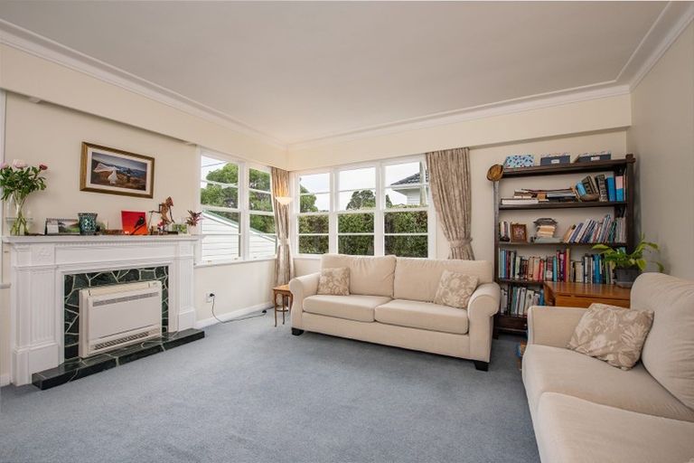 Photo of property in 17 Izard Road, Khandallah, Wellington, 6035