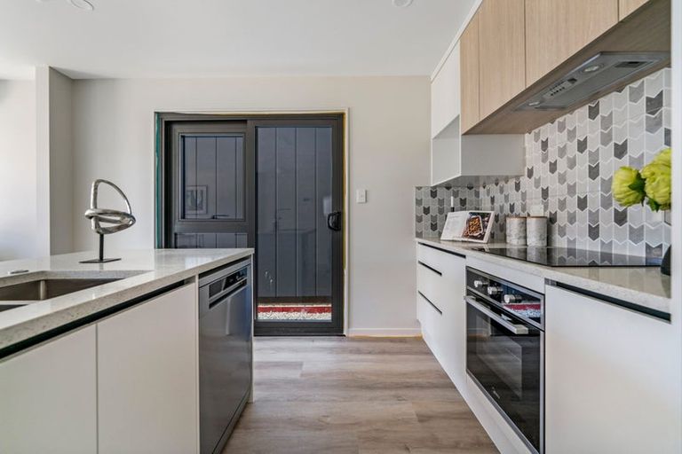 Photo of property in 21 Taukahiwi Road, Pukekohe, 2120