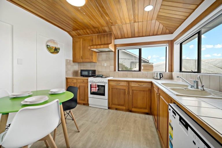 Photo of property in 24 Tawa Road, Onehunga, Auckland, 1061