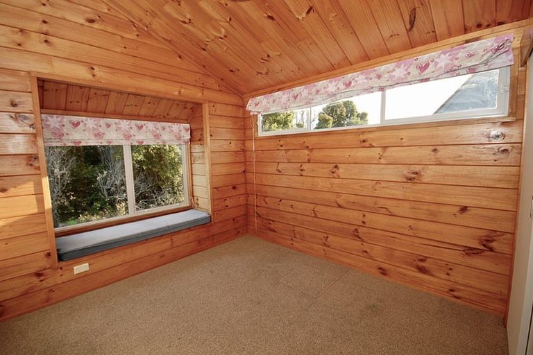 Photo of property in 2/20 Summit Drive, Torbay, Auckland, 0630