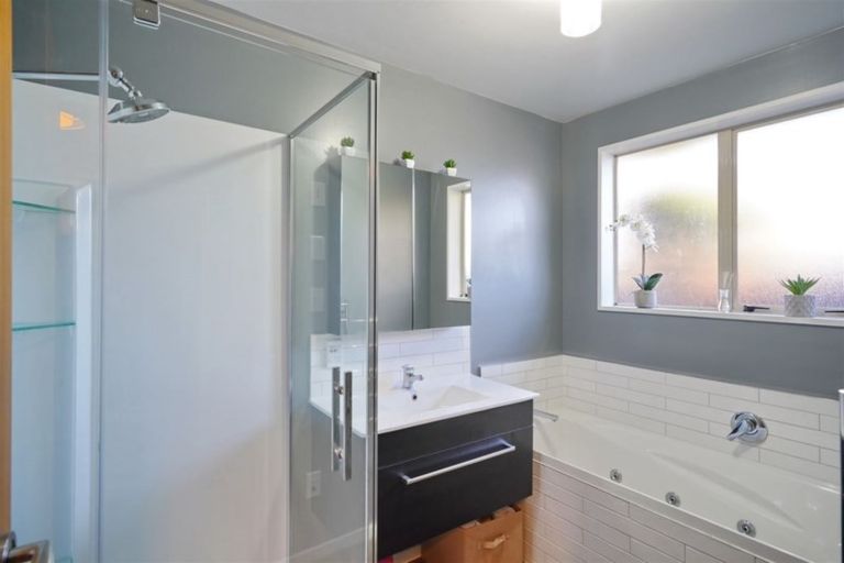 Photo of property in 2/109 Main North Road, Papanui, Christchurch, 8052