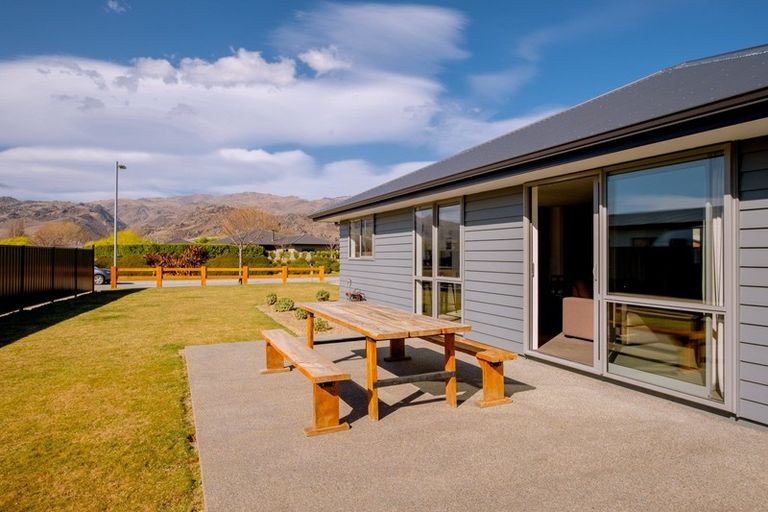 Photo of property in 36 Perriam Place, Mount Pisa, Cromwell, 9383