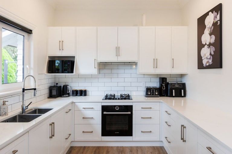 Photo of property in 32 Manson Street, Terrace End, Palmerston North, 4410