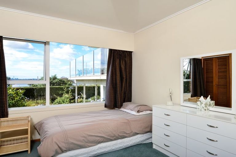 Photo of property in 42 Coniston Avenue, Te Atatu South, Auckland, 0610