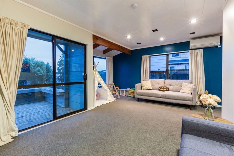 Photo of property in 5 Bobstay Lane, Whitby, Porirua, 5024