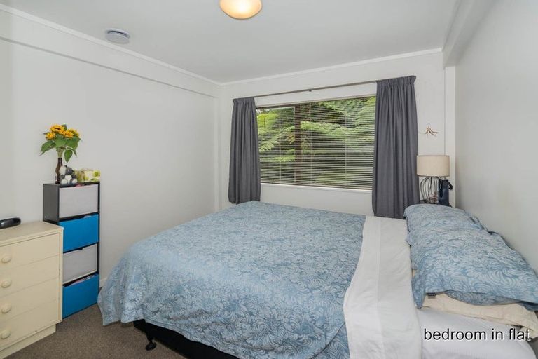 Photo of property in 14 Eugen Place, Bayview, Auckland, 0629