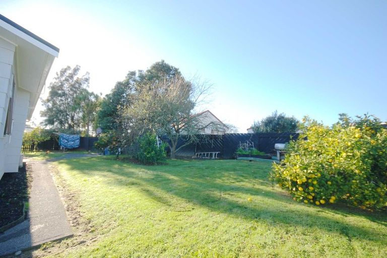 Photo of property in 11 Elvira Place, Ranui, Auckland, 0612