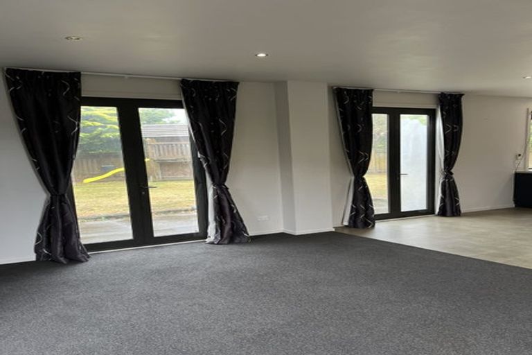 Photo of property in 15 Ruapehu Drive, Fitzherbert, Palmerston North, 4410