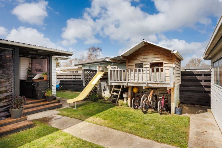Photo of property in 144 Ruamahanga Crescent, Terrace End, Palmerston North, 4410