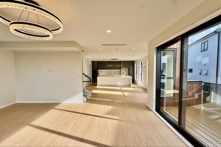 Photo of property in 1 Sandford Street, Campbells Bay, Auckland, 0630