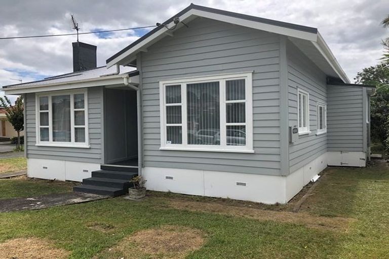 Photo of property in 33 Alma Road, Milford, Auckland, 0620