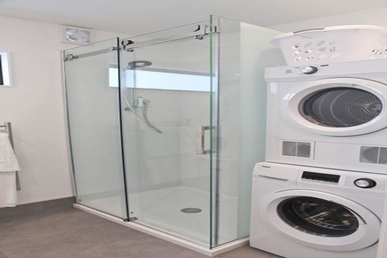 Photo of property in 11 Marendellas Drive, Bucklands Beach, Auckland, 2014