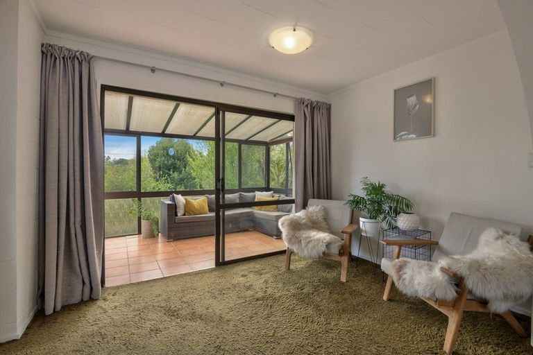 Photo of property in 24 Sylvan Avenue, Northcote, Auckland, 0627