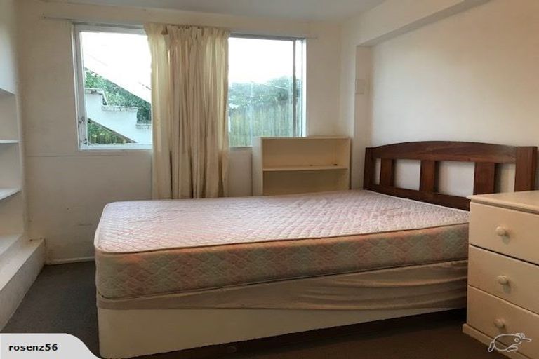 Photo of property in 9 Velma Road, Hillcrest, Auckland, 0627