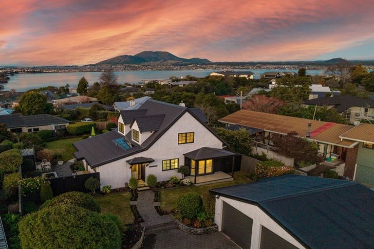 Photo of property in 735 Acacia Bay Road, Acacia Bay, Taupo, 3330