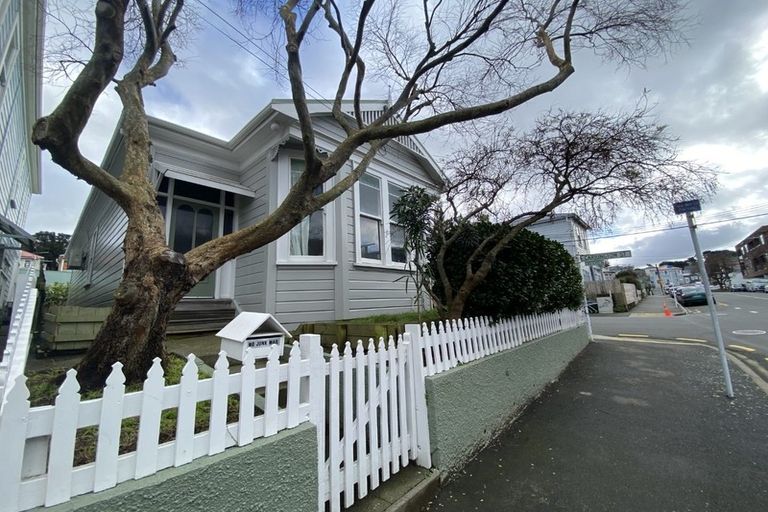Photo of property in 174 Tasman Street, Mount Cook, Wellington, 6021