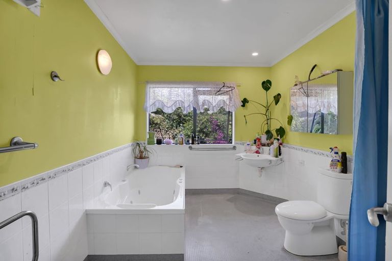 Photo of property in 8 Horizon Heights, Whalers Gate, New Plymouth, 4310