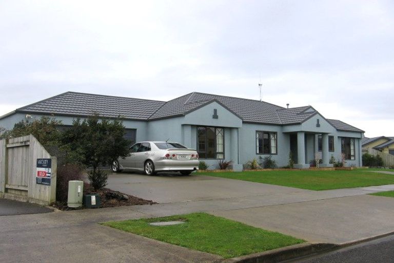 Photo of property in 33 Logan Way, Kelvin Grove, Palmerston North, 4414