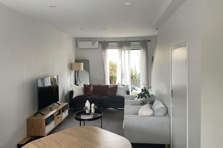 Photo of property in 1c Hamurana Place, Te Atatu Peninsula, Auckland, 0610