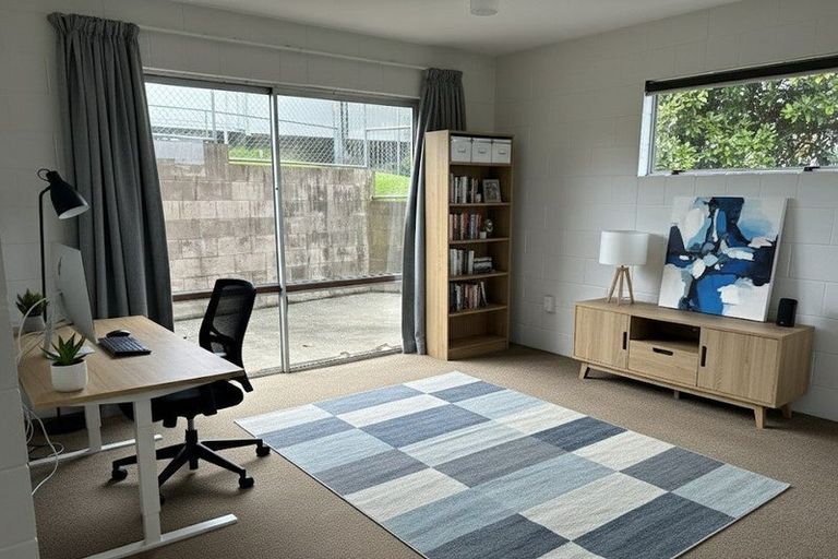Photo of property in 1/18 Coles Crescent, Papakura, 2110