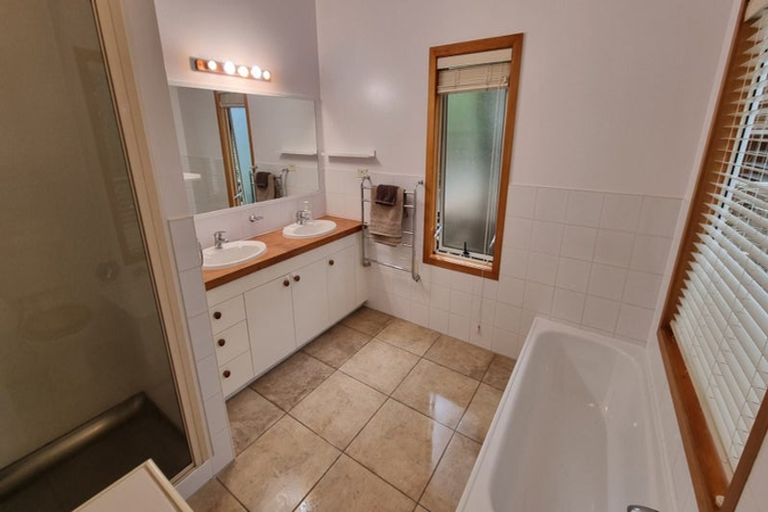 Photo of property in 84 Manganese Point Road, Tamaterau, Whangarei, 0174